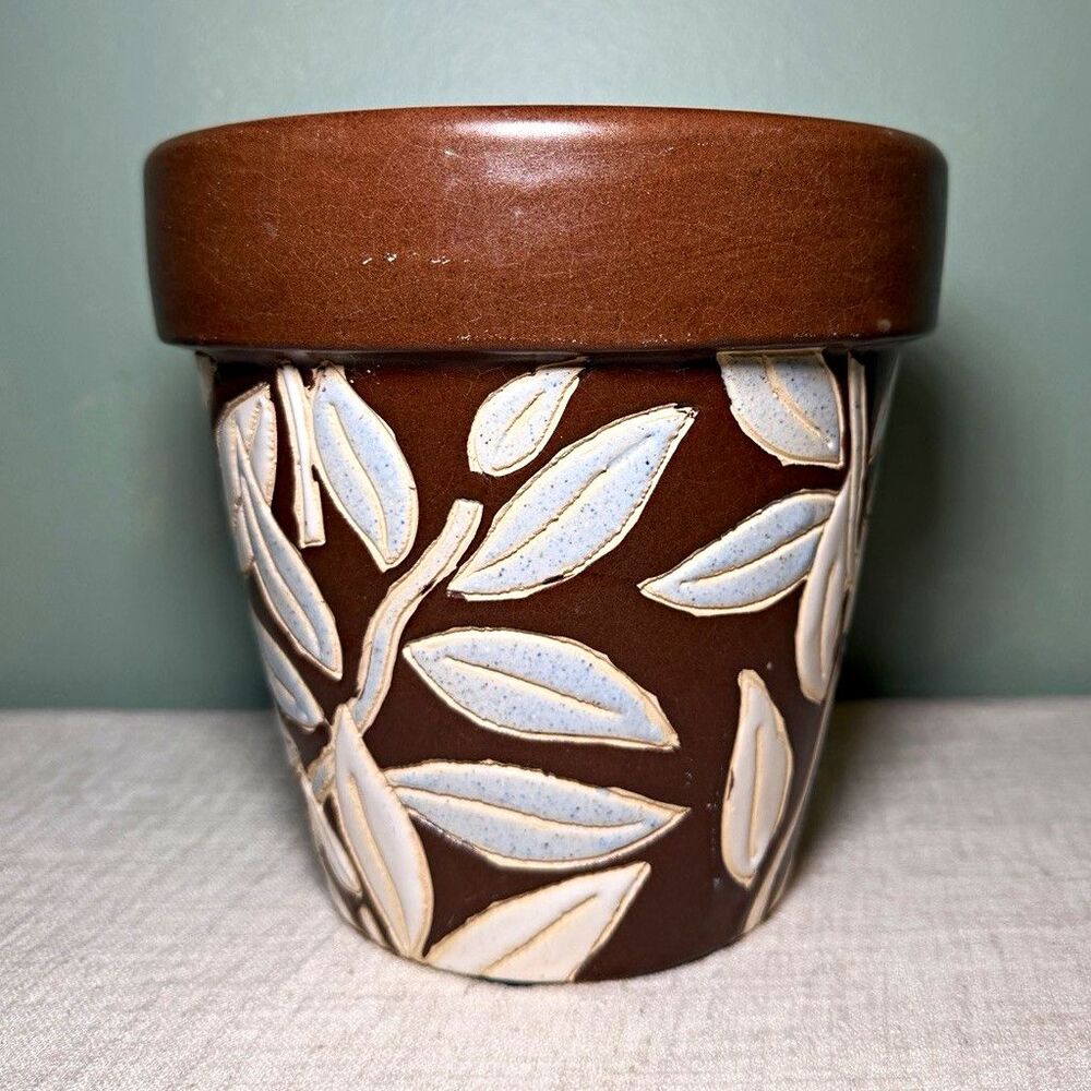 Brow Ceramic Art Pottery Planter Pot, Glossy Round Raised Leaf Floral